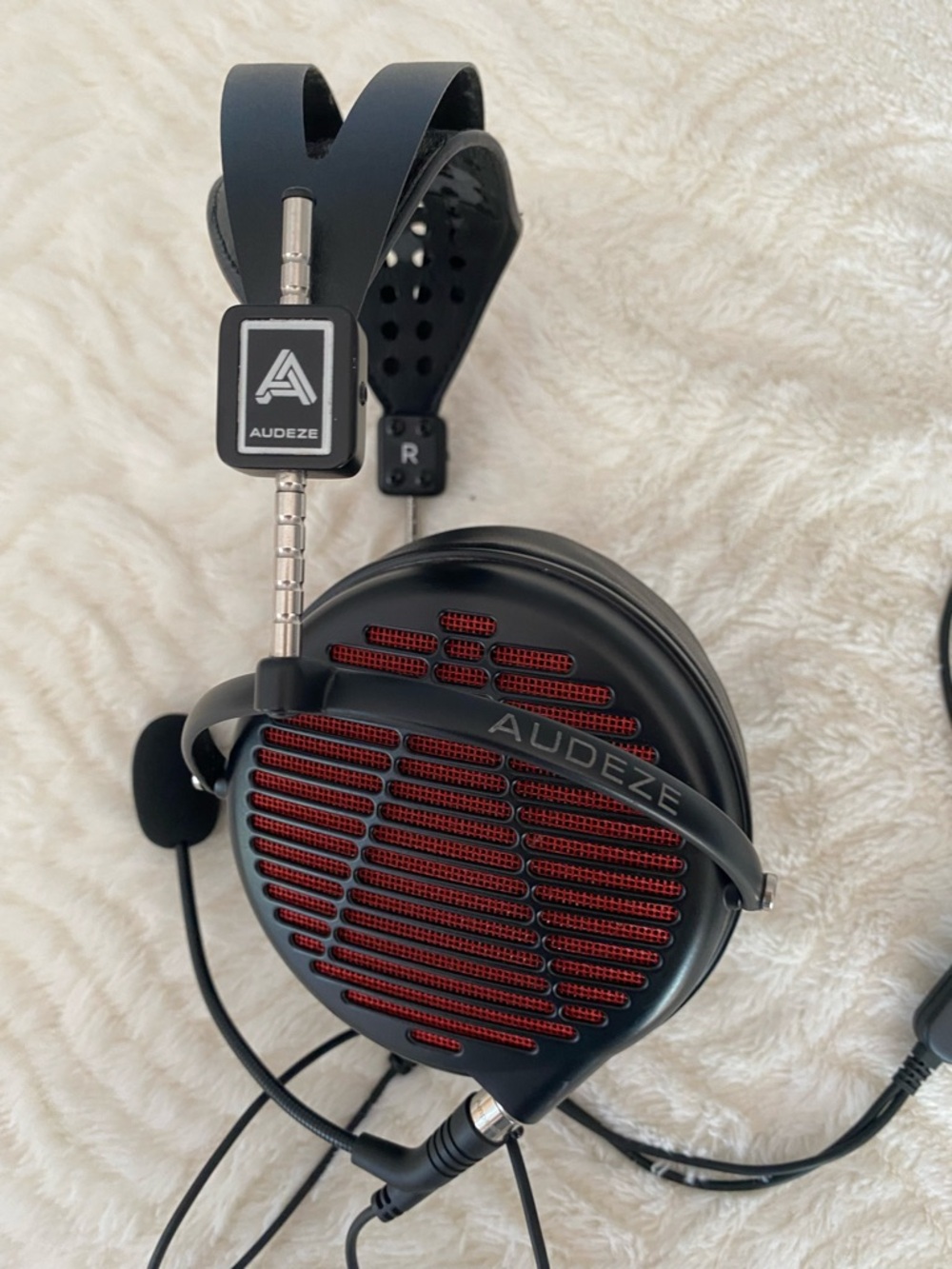 Audeze LCD-GX Open-Back Headphones with Red Grille and Detachable Mic - Picture 5 of 8